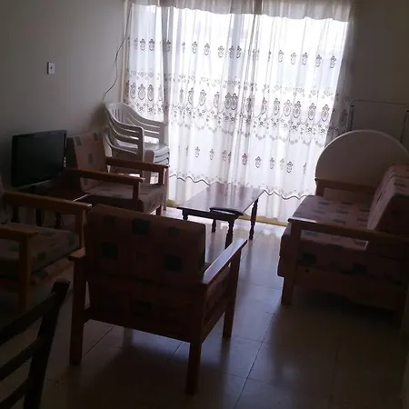 Апарт-готель Nondas Hill Apts Ларнака