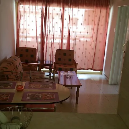 Nondas Hill Apts Апарт-готель Ларнака