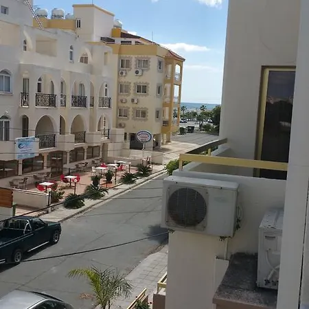 Nondas Hill Apts Апарт-готель 3*