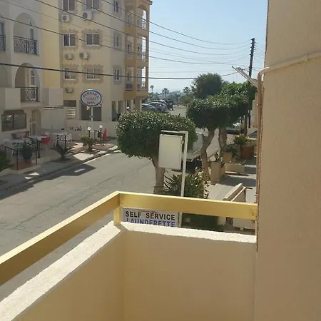 Nondas Hill Apts 3*