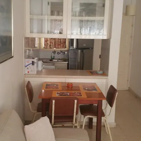 Nondas Hill Apts Апарт-готель