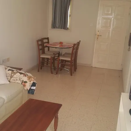 Nondas Hill Apts Апарт-готель Ларнака