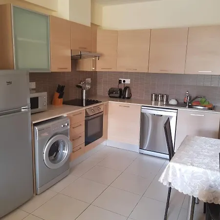 Nondas Hill Apts 3*